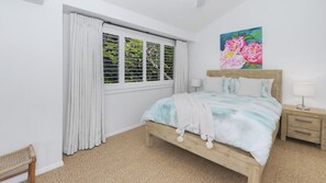4 bedrooms, WiFi, bed sheets - Avoca Paradise Getaway (Avoca Beach)