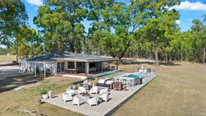Outdoor dining - Country Estate in hunter valley with 23 rooms, 2 heated pools, basketball court  (Lovedale)