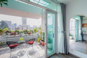 Signature Penthouse | Terrace/patio - SAZI Church View Home - Free Nails/HairWash (Ho Chi Minh City)