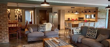 Elite Apartment | Living area | Smart TV, Netflix, streaming services