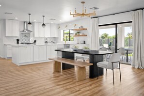 Dining - New Paradise Listing - Resort Pool, Putting, Game Room (Scottsdale)