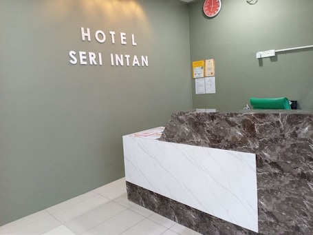 Reception. Hotel Seri Intan Tampin