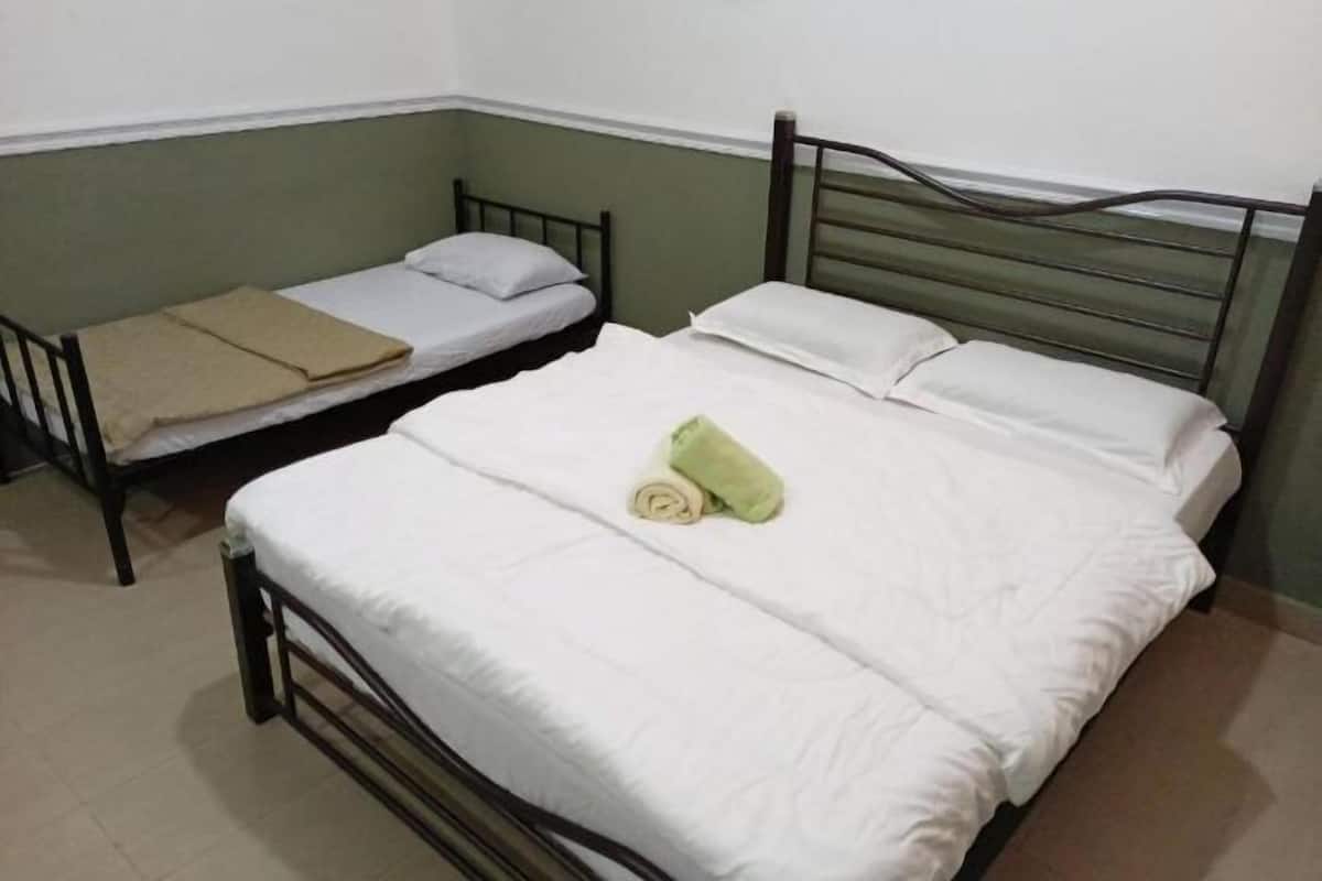Desk, free WiFi, bed sheets