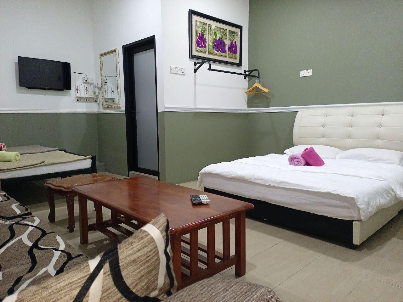 Desk, free WiFi, bed sheets