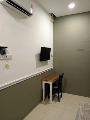 Desk, free WiFi, bed sheets - Hotel Seri Intan Tampin (Tampin)