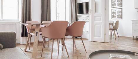 City-lejlighed | Opholdsområde | 40-tommers LCD-tv med kabelkanaler