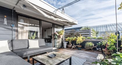 Unieke en Moderne Water Villa in de Buurt van Schiphol en Amsterdam