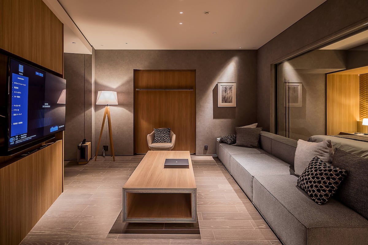 Premier King Suite, Non Smoking | 2 bedrooms, premium bedding, in-room safe, desk