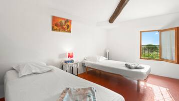 2 bedrooms, free WiFi, bed sheets