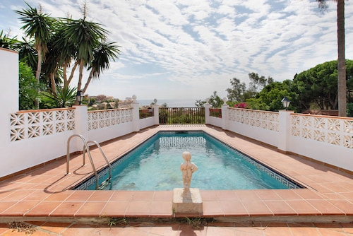 Ferienhaus 'Torremuelle' mit Meerblick, Pool, Terrasse und Garten