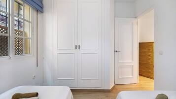 2 bedrooms, bed sheets