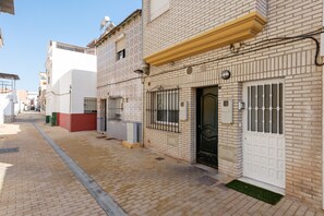 Exterior detail - Holiday Home "Casa Mar de Frente" with Sea View, Private Terrace & Wi-Fi (Málaga)