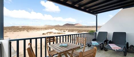 屋外ダイニングエリア