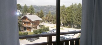 Studio Apartment "Les Fontettes 2" near Slopes with Balcony & Shared Pool