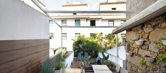 Holiday Home 'Lidador House' with Private Terrace, Private Garden and Wi-Fi