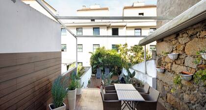 Holiday Home 'Lidador House' with Private Terrace, Private Garden and Wi-Fi