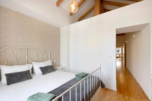 2 habitaciones, tabla de planchar con plancha y wifi gratis 