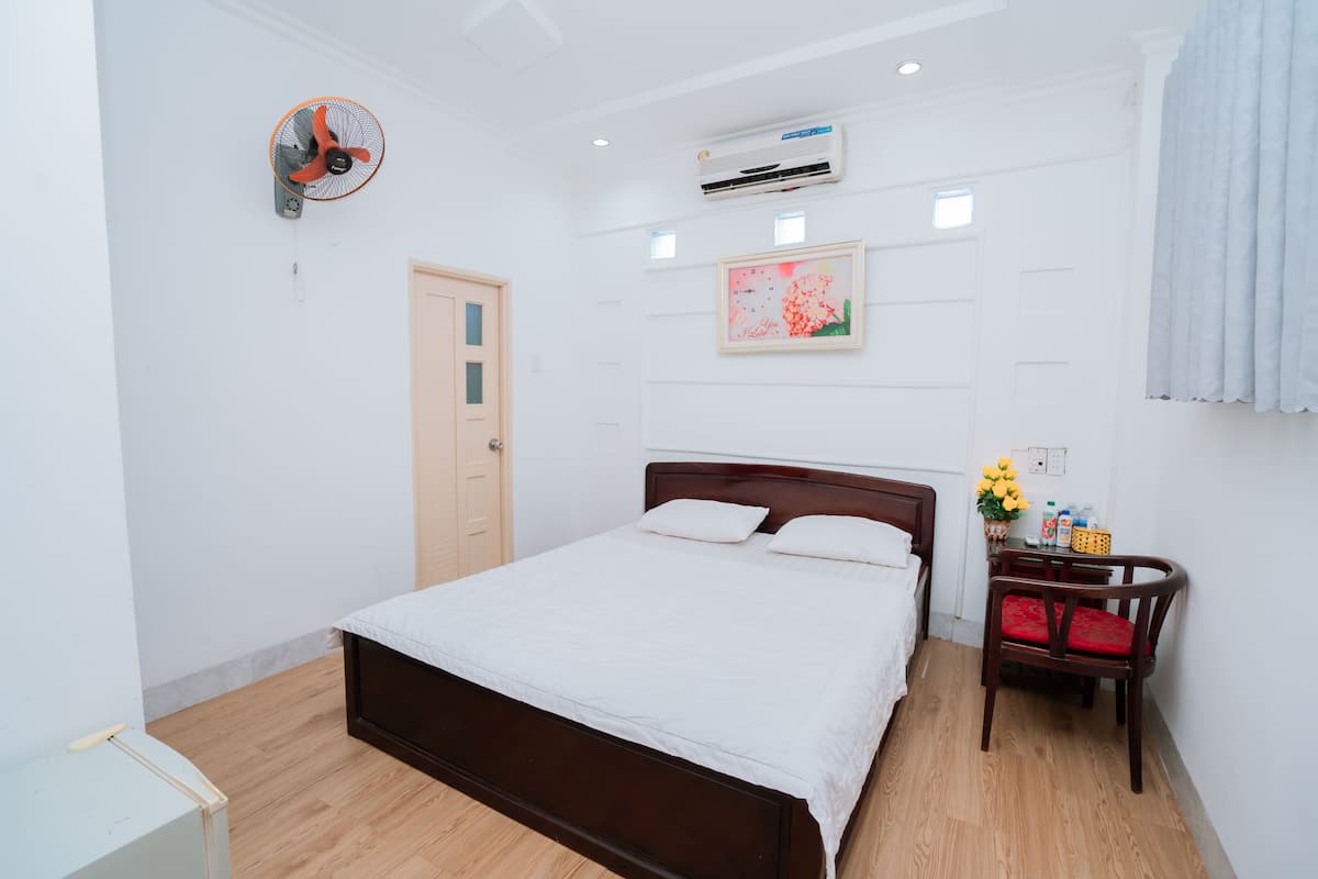 Deluxe Double Room | Minibar, desk, laptop workspace, soundproofing