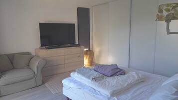 2 slaapkamers, een strijkplank/strijkijzer, gratis wifi, beddengoed