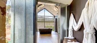 โรงแรมโอลด์ชาฟมิลล์รีทรีท - ที่พักหรูในไร่องุ่น