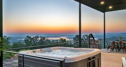 Hot Springs Getaway: Views, Hot Tub & More!
