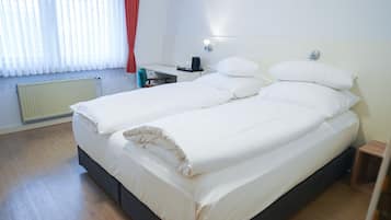 Habitación doble estándar | Escritorio, espacio para trabajar con laptop y wifi gratis