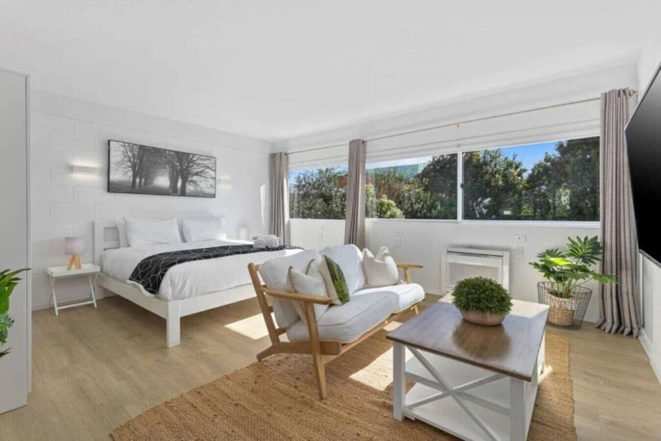 1 bedroom, desk, iron/ironing board, WiFi