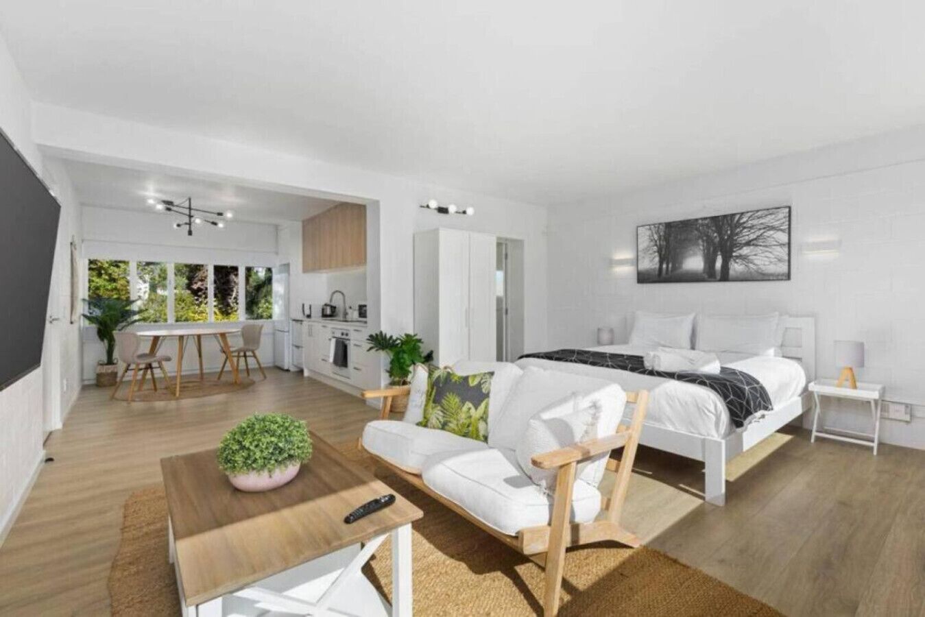 1 chambre, bureau, fer et planche à repasser, Wi-Fi