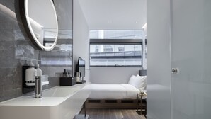 Classic Room | Blackout curtains, soundproofing, free WiFi, bed sheets - Aerotel (Daxing)
