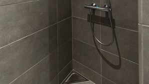Bathroom shower - Aarhus Airport Hotel (Kolind)