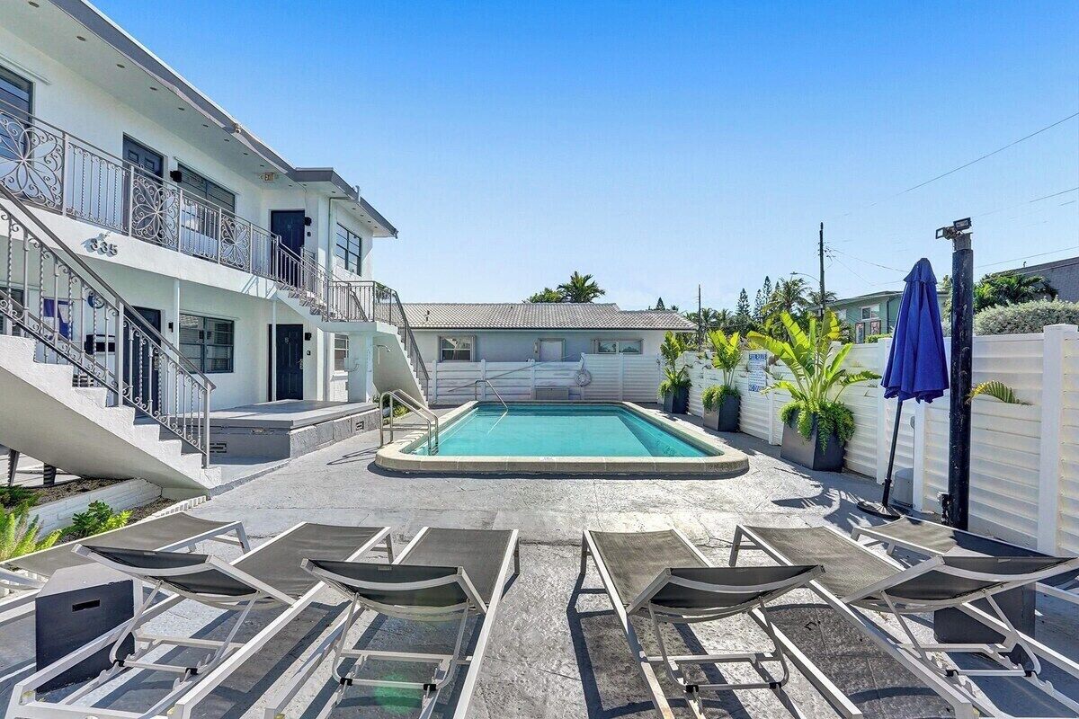 UNIT #3  Waves on Desoto Studio with a Pool