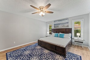 5 slaapkamers, een strijkplank/strijkijzer, gratis wifi, beddengoed