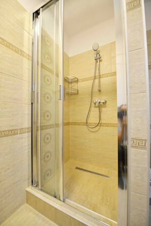 Free toiletries, hair dryer