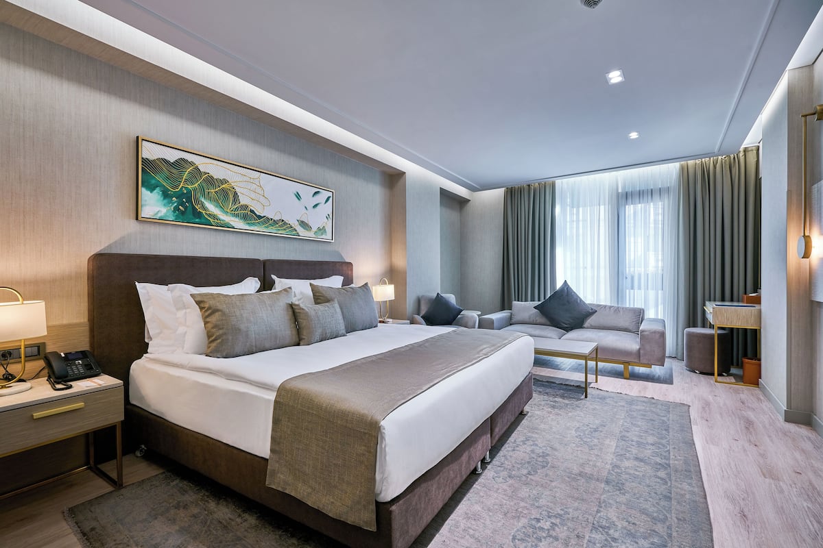 Deluxe Room | 1 bilik tidur, peti besi dalam bilik, ruang kerja komputer riba