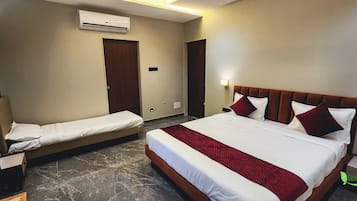 4 Schlafzimmer, Bügeleisen/Bügelbrett, WLAN, Bettwäsche