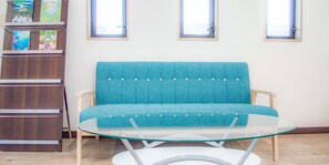 Desk, laptop workspace, blackout curtains, iron/ironing board - Guesthouse Ise Futami (Ise)