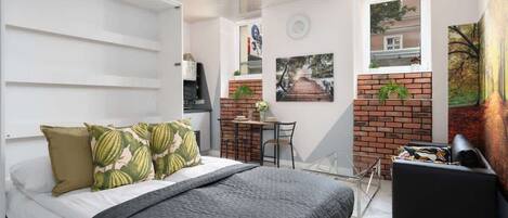 Planxa i posts de planxar, wifi i roba de llit