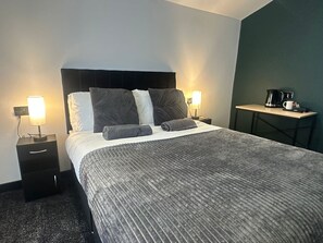 Standard Double Room, 1 Double Bed | Desk, soundproofing, bed sheets - OYO The Avenue (Scunthorpe)