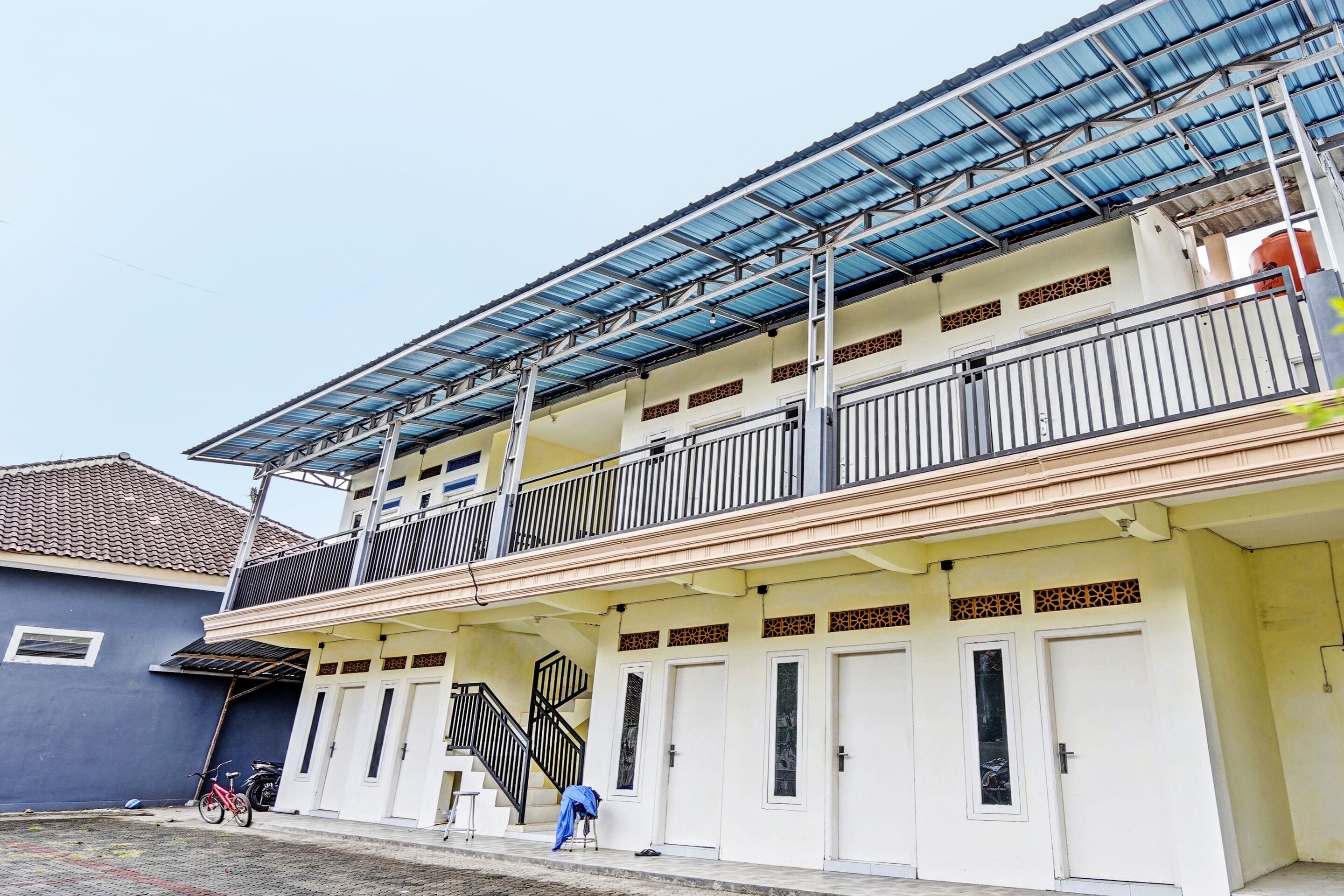 Mặt tiền nơi lưu trú