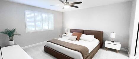 3 Schlafzimmer, Zimmersafe, Schreibtisch, Bügeleisen/Bügelbrett