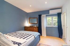 1 bedroom, travel crib, free WiFi, bed sheets