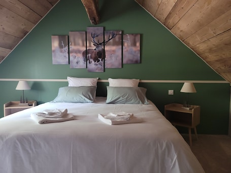 Double or Twin Room | Individually decorated, individually furnished, laptop workspace