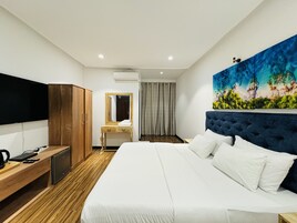 Habitación Deluxe doble, 1 habitación | Ropa de cama de alta calidad, colchones viscoelásticos, minibar