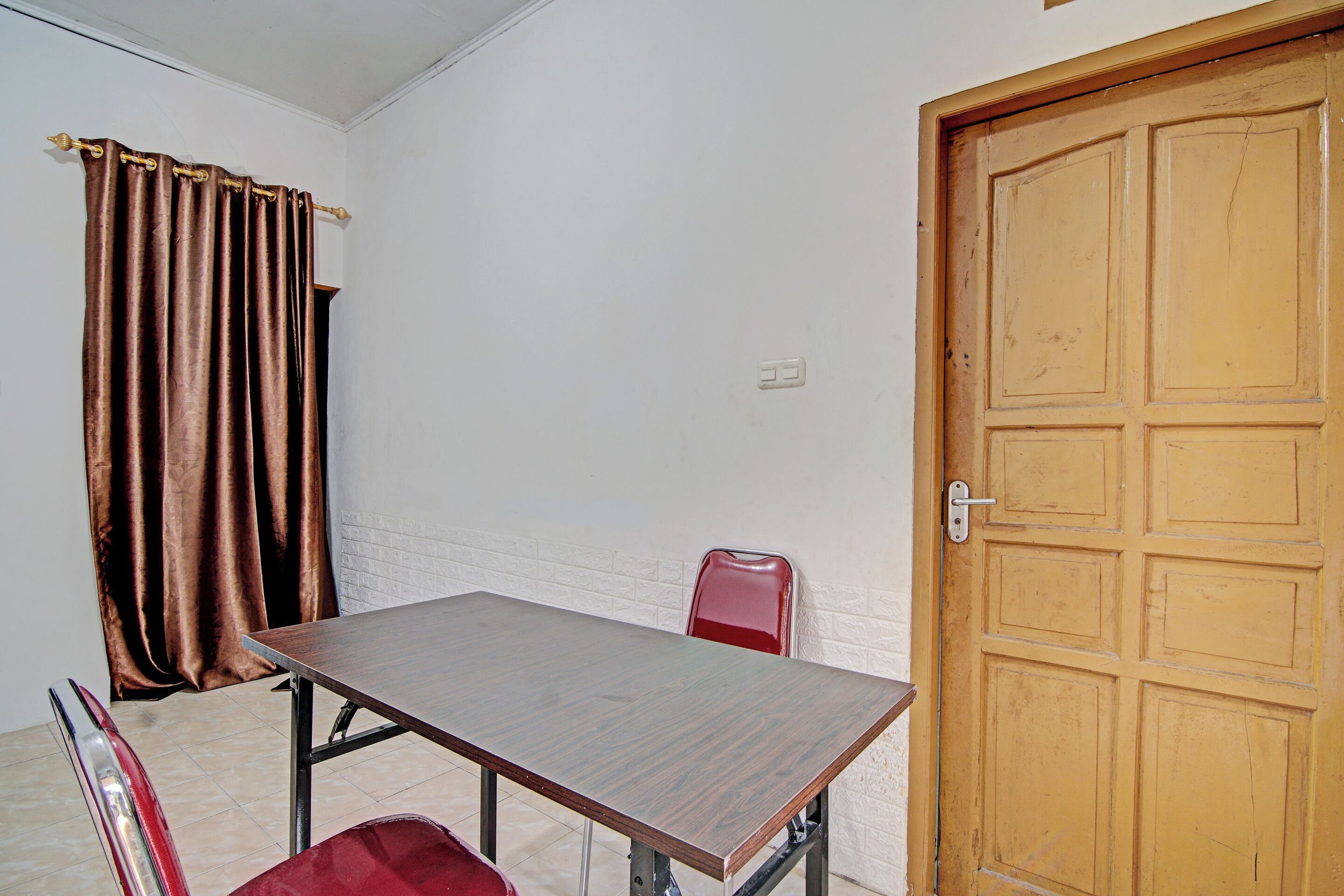 Foto - Hotel O Penginapan Puti SyariahNearBandara Sultan Syarif Kasim II