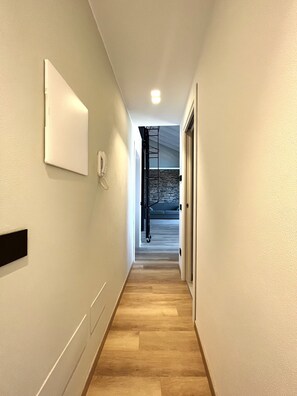 Apartment | Living area | Flat-screen TV