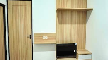 Deluxe Double Room | Laptop workspace, free WiFi, bed sheets