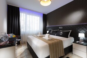Deluxe Apartment | 2 bedrooms, iron/ironing board, free cribs/infant beds, rollaway beds