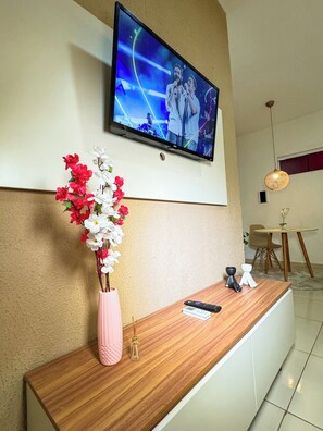 Standard Double Room | Desk, laptop workspace, iron/ironing board, free WiFi