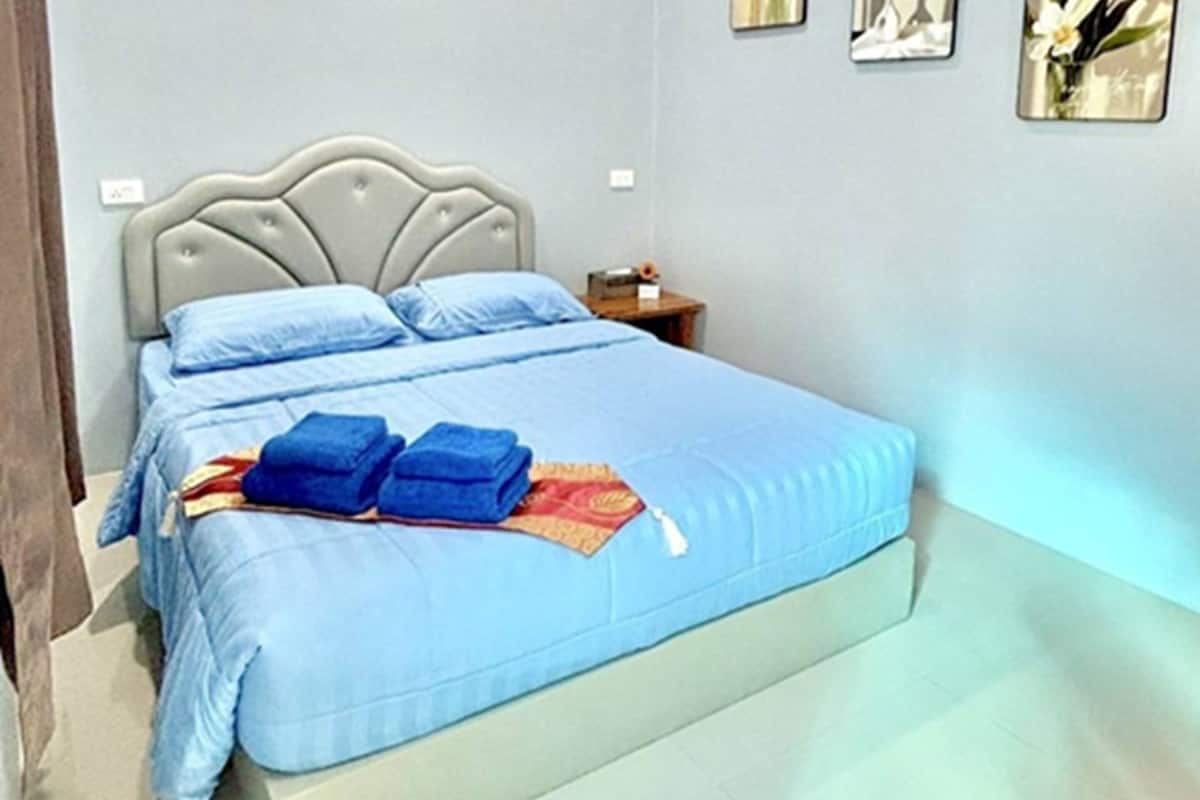 superior studio | 1 bedroom, premium bedding, individually decorated