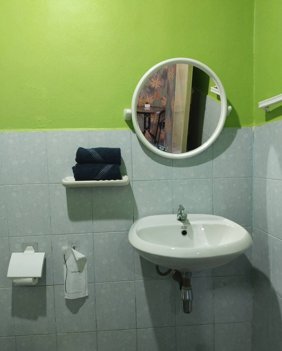 comfort villa, 1 queen bed, non smoking, garden view | bathroom | free toiletries, hair dryer, slippers, towels